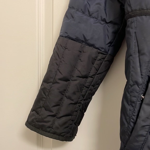 Madewell Navy & Black zip up puffy coat, size M - Picture 3 of 5